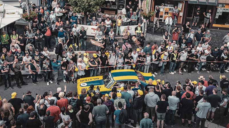 „Racingday“ in Adenau vor begeisterten Menschen. „Racingday“ in Adenau vor begeisterten Menschen.