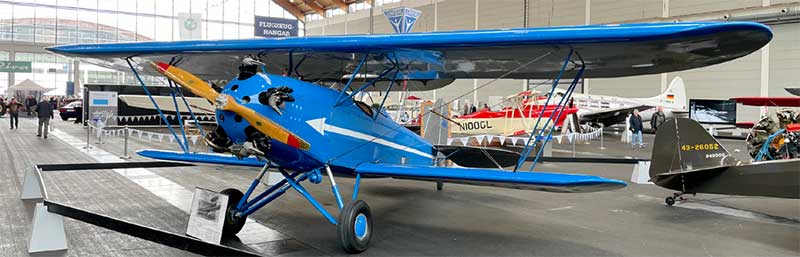 Friedrichshafen steht für Vielfältigkeit. Hier werden Oldtimer auch bewegt, hier sind Luftveteranen zu bestaunen. Friedrichshafen steht für Vielfältigkeit. Hier werden Oldtimer auch bewegt, hier sind Luftveteranen zu bestaunen..