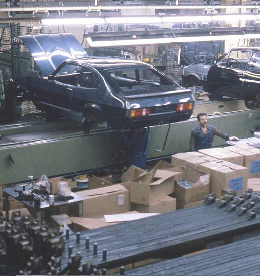 Bilder von einem der letzten Capri während der Montage in Köln-Niehl am 19. Dezember 1986. Bilder von einem der letzten Capri während der Montage in Köln-Niehl am 19. Dezember 1986.